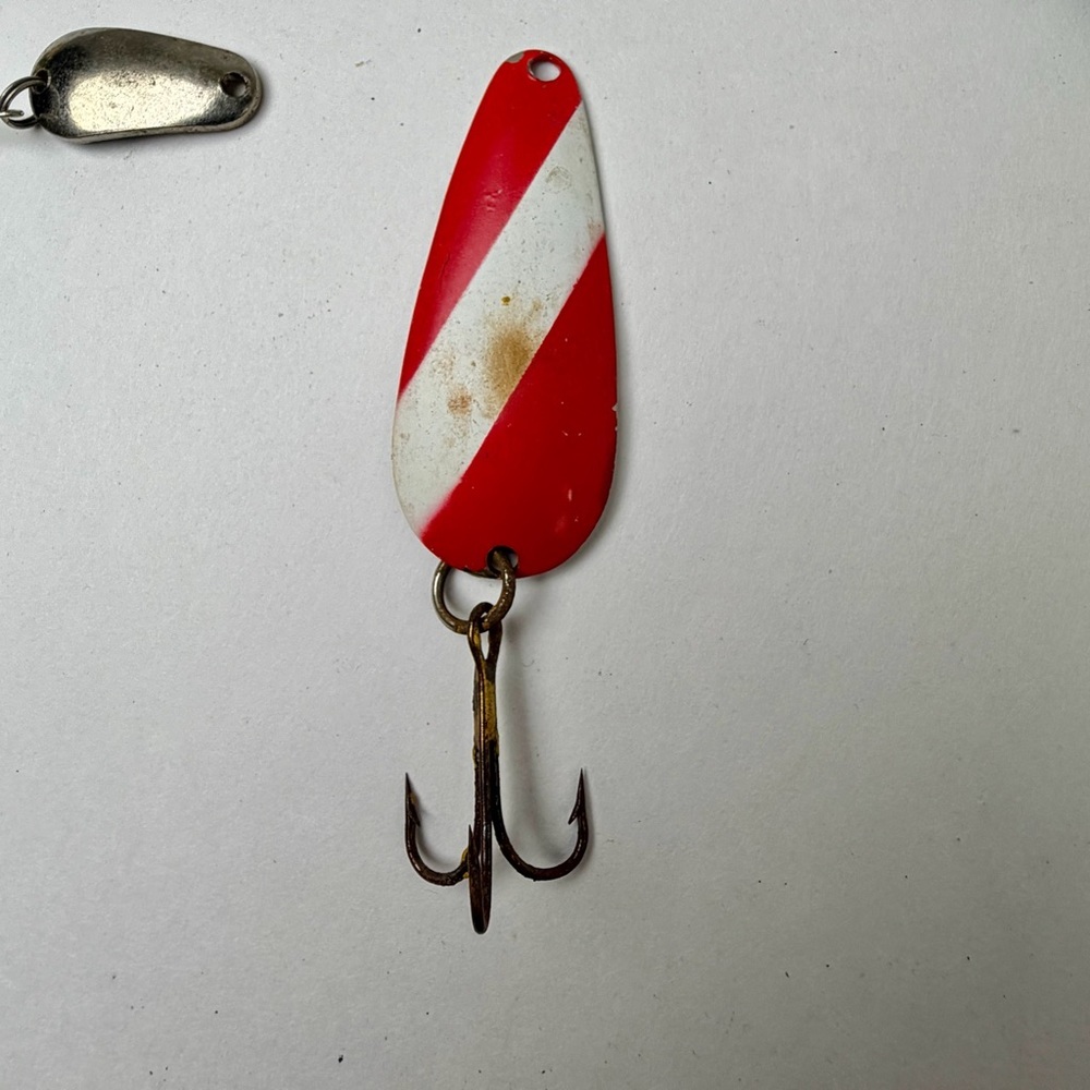 Vintage Fishing Lure Lot (16) Spoons Spinners Metal Tackle Box Find - Picture 2 of 10